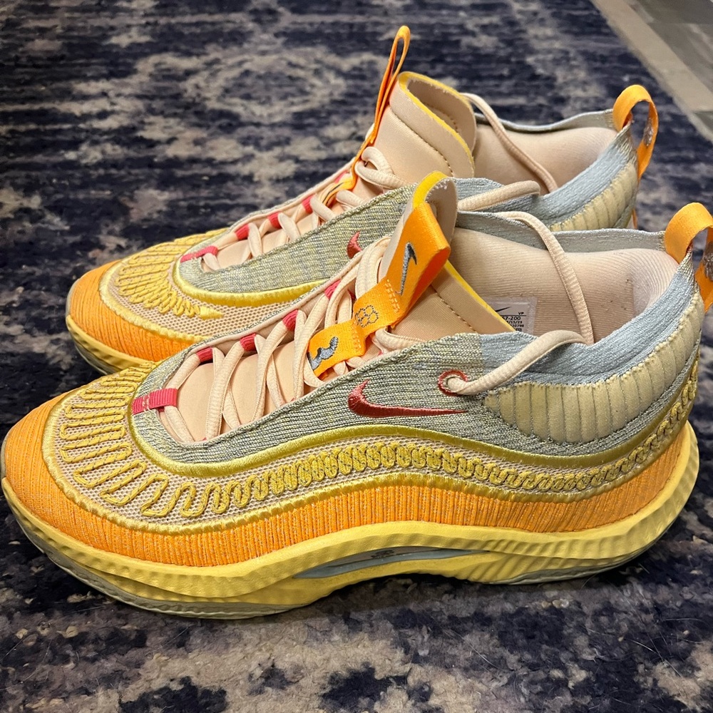 Nike Cosmic Unity 3 basketball sneakers Men’s size 10